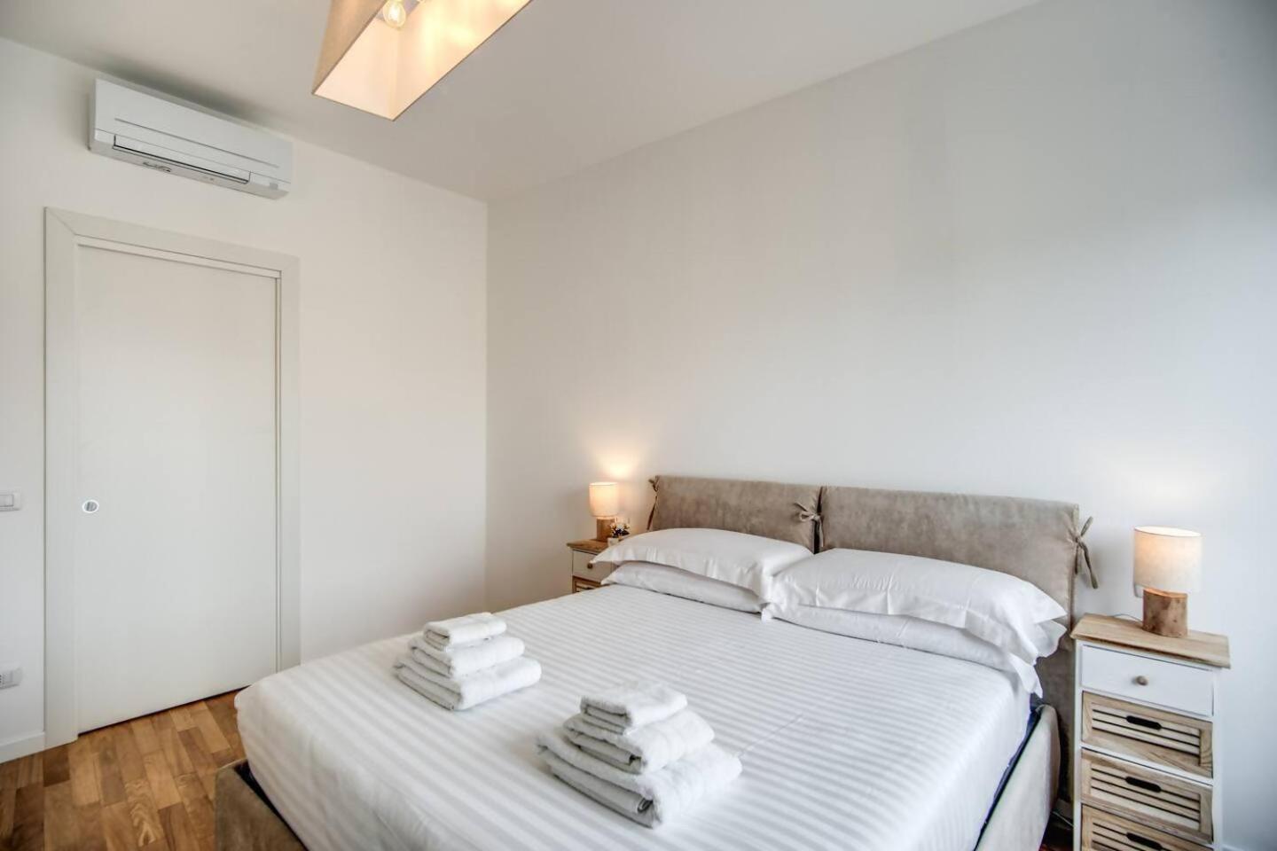 Naos Suite Close Popolo Square Roma Esterno foto