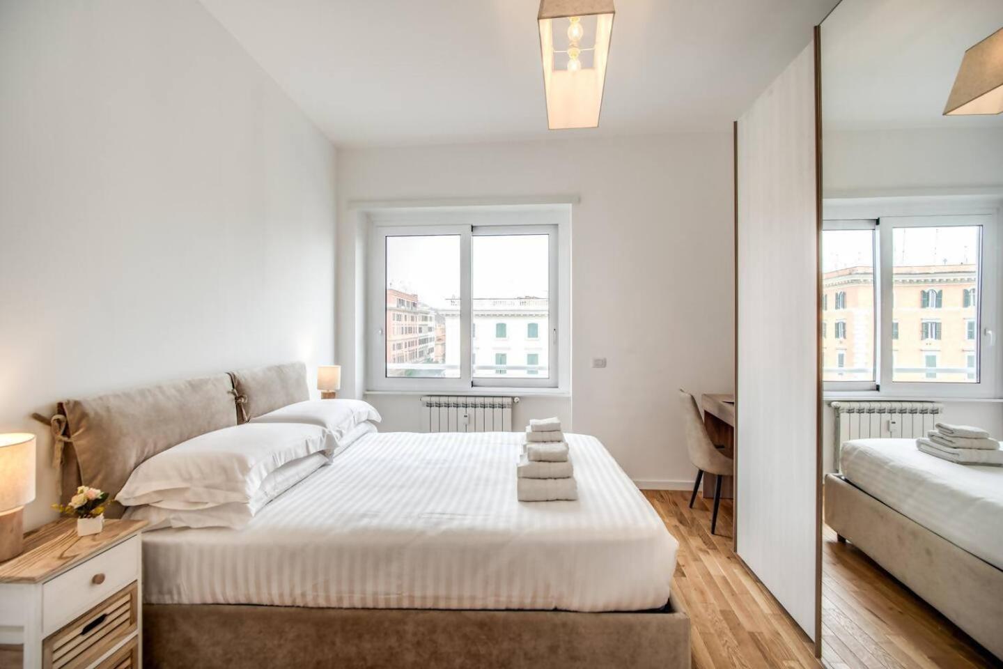 Naos Suite Close Popolo Square Roma Esterno foto