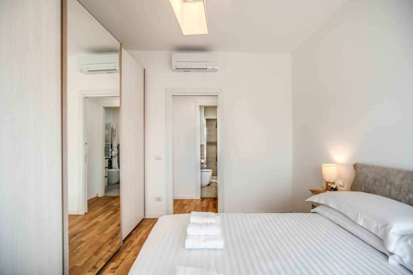 Naos Suite Close Popolo Square Roma Esterno foto